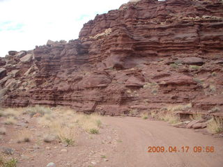 157 6uh. Canyonlands - Lathrop trail hike