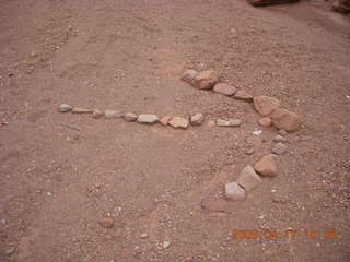 173 6uh. Canyonlands - Lathrop trail hike - subtle arrow marker