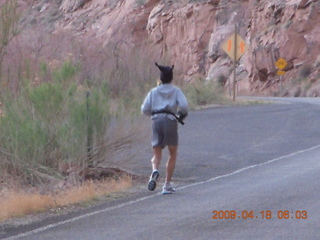 10 6uj. Moab morning run - Route 191 and 128 (Scenic Drive) - another runner