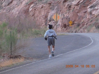 11 6uj. Moab morning run - Route 191 and 128 (Scenic Drive) - another runner