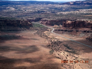 221 6uj. aerial - Canyonlands (CNY) area