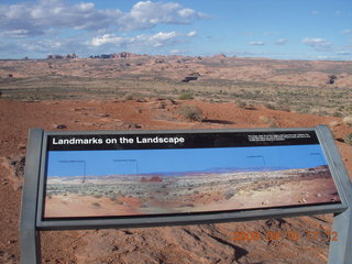 289 6uj. Arches National Park - viewpoint and sign