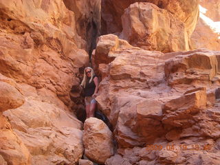 Arches National Park - Fiery Furnace hike - Squeeze Through Arch hiker