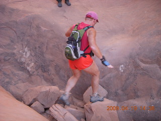 96 6uk. Arches National Park - Fiery Furnace hike - Adam crossing