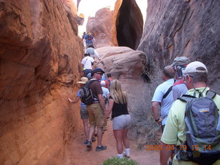 122 6uk. Arches National Park - Fiery Furnace hike - hikers