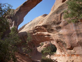 55 6ul. Arches National Park - Devil's Garden hike - Double-O Arch
