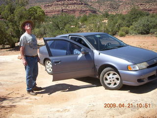 Fry Canyon (UT74) - slot canyon - Charles Lawrence and his car
