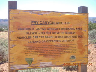 Fry Canyon (UT74) - slot canyon area