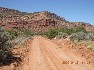 Fry Canyon (UT74) - dirt road