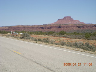 Fry Canyon (UT74) - paved road, N4372J