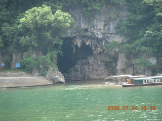 China eclipse - Li River  boat tour - Crown Cave
