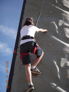 Gila Bend (E63) fly in - young guy climbing 'plastic pigs's nose' rocks