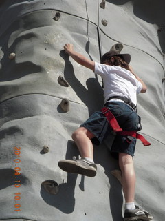 Gila Bend (E63) fly in - young guy climbing 'plastic pigs's nose' rocks