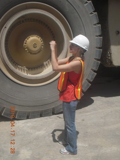 Gila Bend (E63) fly in - young guy climbing 'plastic pigs's nose' rocks