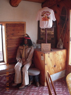 187 771. Tangri-la (UT68), Caveman Ranch inside
