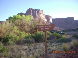 54 773. Mineral Canyon airstrip run - boat ramp sign