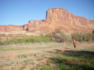 61 773. Mineral Canyon airstrip run - Adam running