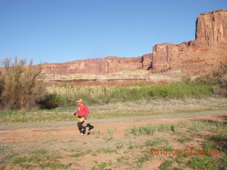 62 773. Mineral Canyon airstrip run - Adam running