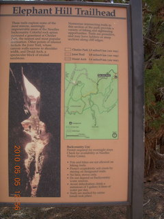 85 775. Canyonlands National Park Needles - Chesler Park hike sign