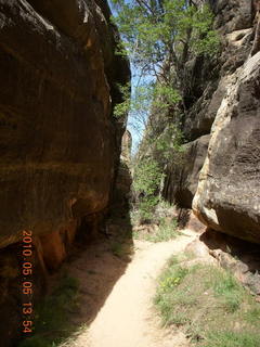 140 775. Canyonlands National Park Needles - Chesler Park hike