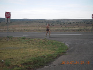 1242 79q. Grand Canyon Caverns (L37) trip - Adam running on Route 66