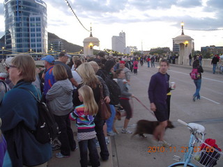 Arizona Ironman spectators on Mill Street bridge