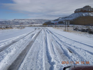 26 7dq. Moab trip - drive to Canyonlands Needles snow covered road