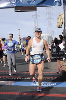 P.F.Chang half marathon - Adam finishing