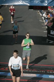 P.F.Chang half marathon - Adam finishing