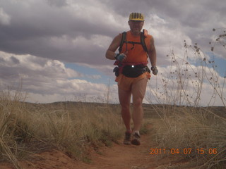 25 7j7. Canyonlands Lathrop hike/run - Adam running (tripod)