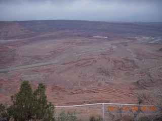 dirt road drive to Anticline Overlook