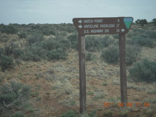 drive back from Needles Overlook sign