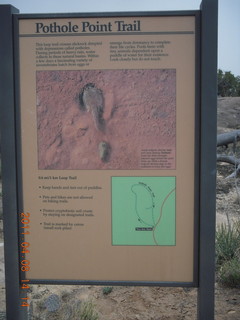 Canyonlands Needles Pothole Point hike sign