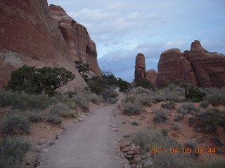 15 7j9. Arches Devil's Garden hike