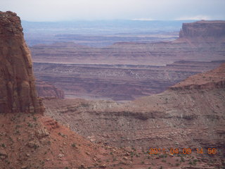 257 7j9. Dead Horse Point - Rim View