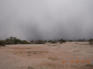 318 7j9. drive back from Dead Horse Point to Moab - hazy view