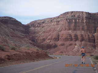 1499 7jg. Marble Canyon run - Adam running