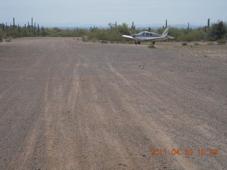 522 7jp. Vulture Mine airstrip run - N8377W on runway