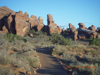 13 7q9. Arches National Park - Devil's Garden hike