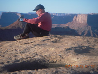 34 7qc. Dead Horse Point hike - Big Horn view - Adam