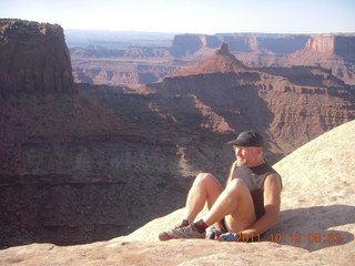 Dead Horse Point hike - Rim View - Adam (tripod)