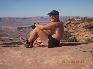 107 7qc. Canyonlands National Park - Murphy view - Adam (tripod)