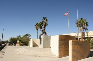 Sean's pictures - Chiriaco Summit (L77) - Patton tank museum