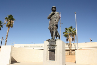 Sean's pictures - Chiriaco Summit (L77) - Patton tank museum