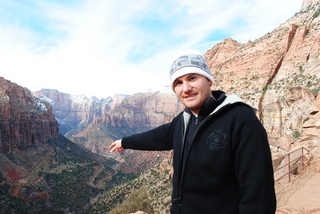 343 7sf. Zion National Park - Canyon Overlook hike - Gokce