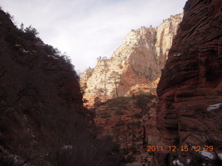 Zion National Park - Observation Point hike - Echo slot canyon