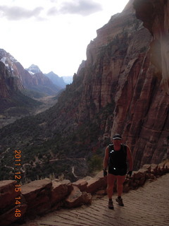 423 7sf. Zion National Park - Angels Landing hike - Adam