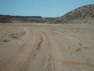 drive to Antelope Canyon