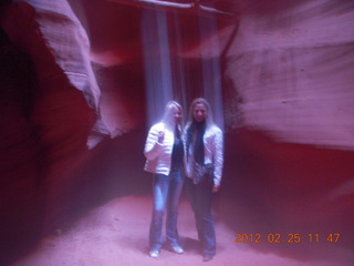 Antelope Canyon entrance with people