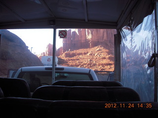 37 83q. Monument Valley tour